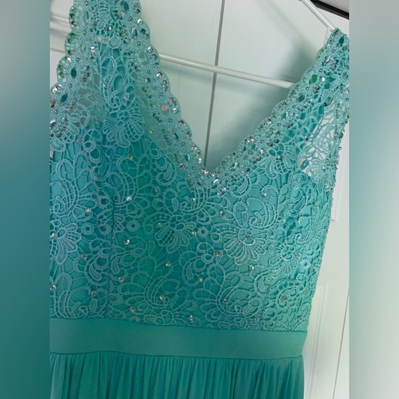 Formal Dress - Picture 2 of 5